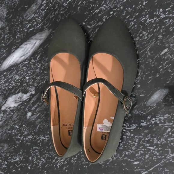 BRAND NEW WHITE MOUNTAIN MARY JANE  WOMENS FLATS - Picture 5 of 16